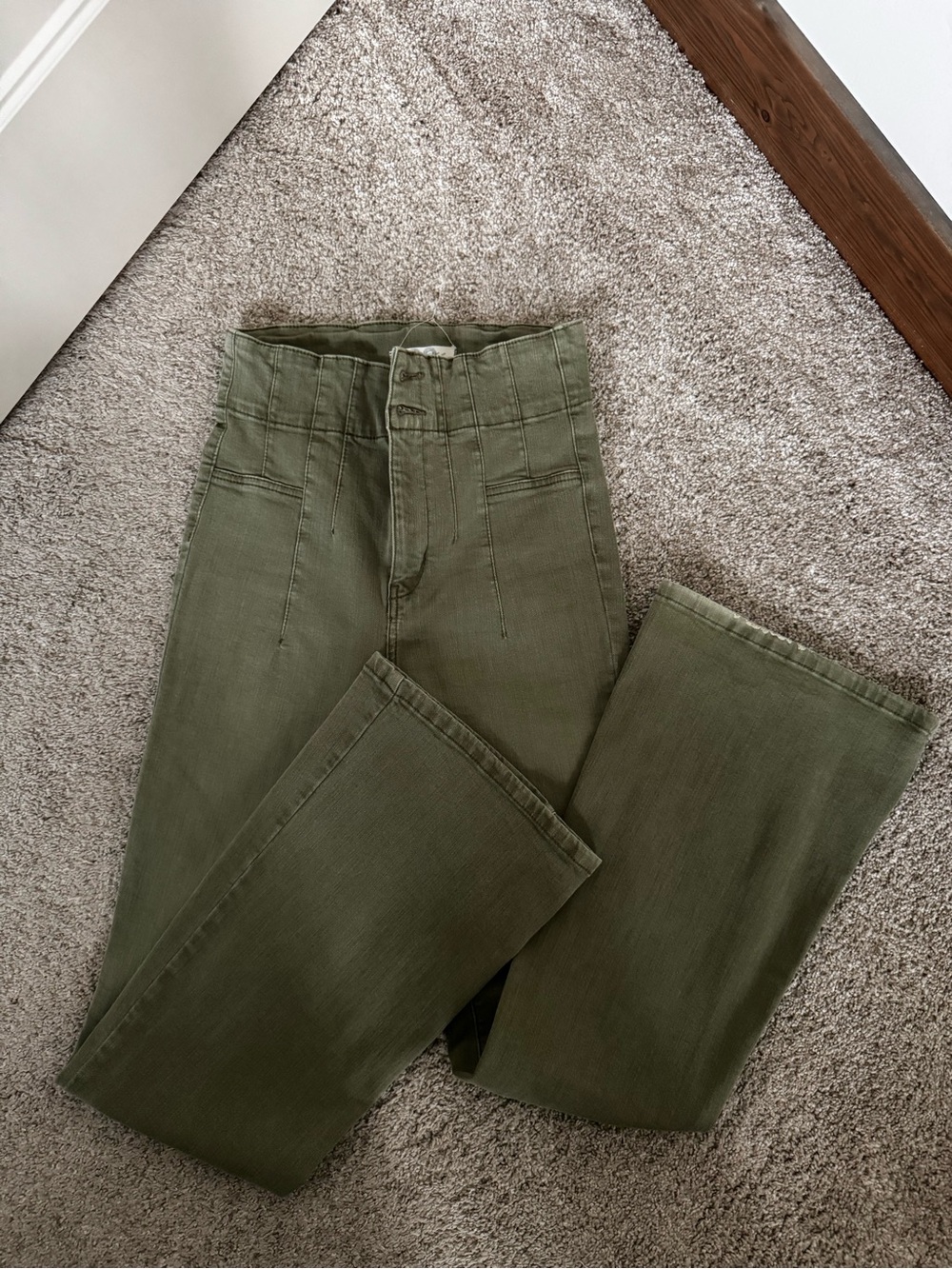 free people jayde flair jeans in army green color size 29